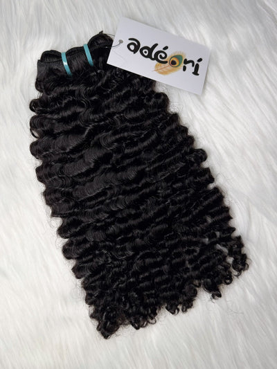 Ìlẹ̀kẹ̀ - Loose Kinky Curly, 3B–3C styled