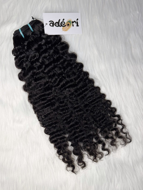 Ìtura - Loose Curly, 3A–3B weft, folded to show density